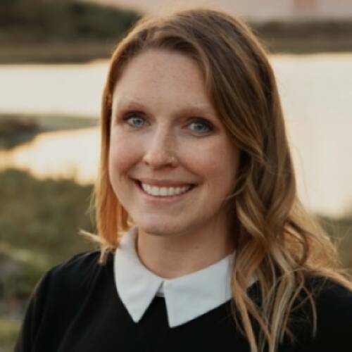 Amanda Hanks, '10